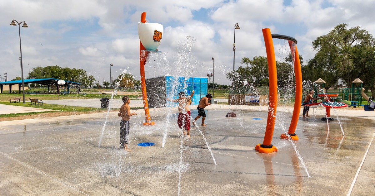 Splashpad implementing MecH2O™ Water Recirculation System